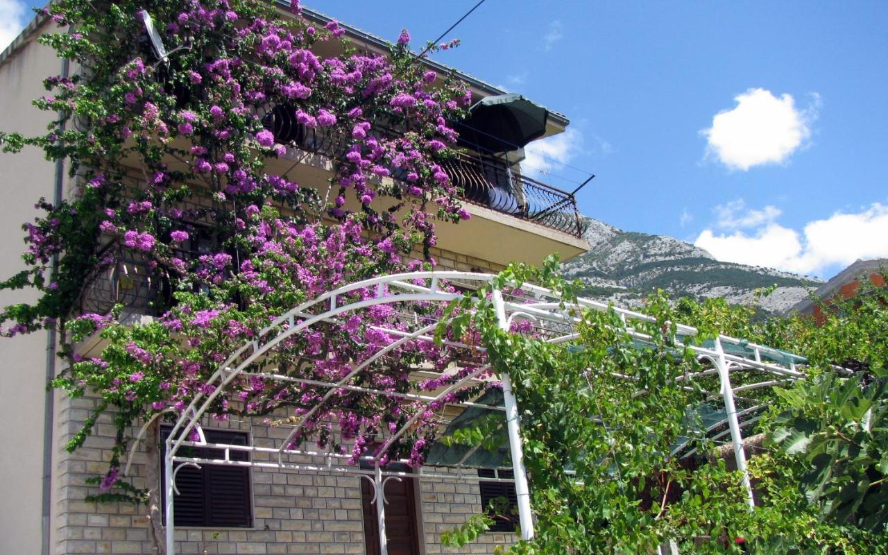 Apartment Iva With Sea View Makarska Exterior foto