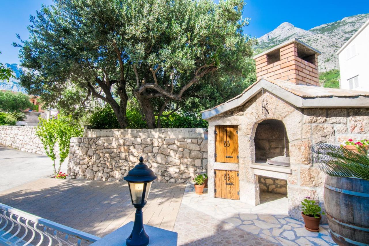 Apartment Iva With Sea View Makarska Exterior foto