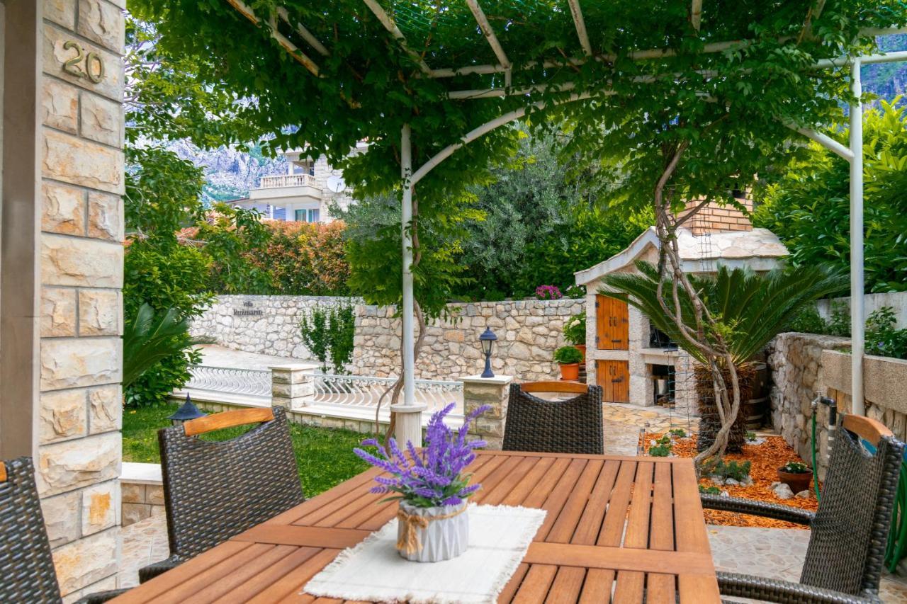 Apartment Iva With Sea View Makarska Exterior foto